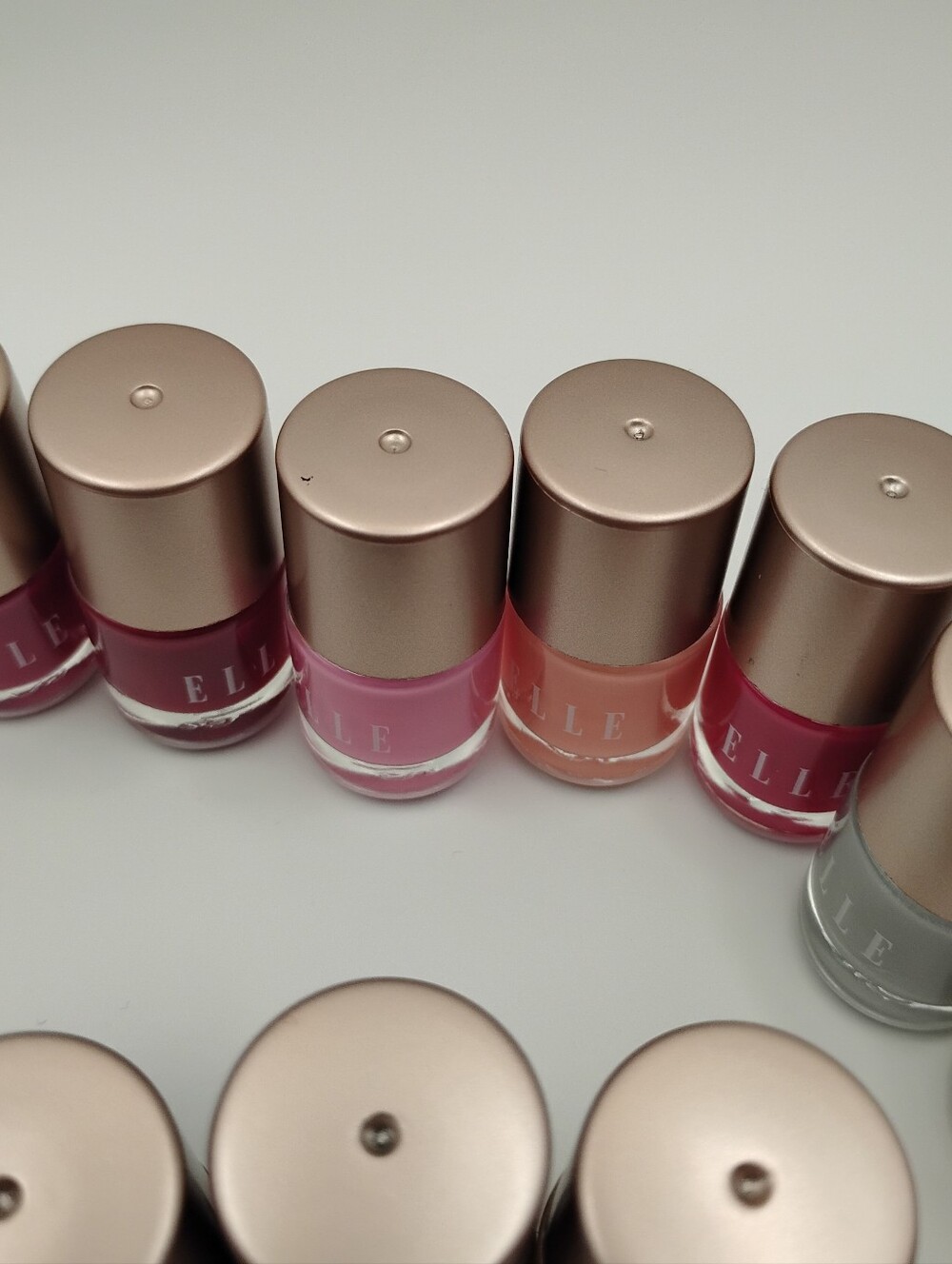 23 Elle Assorted Nail Colors ALL BRAND NEW NEVER OPENED - Picture 4 of 8